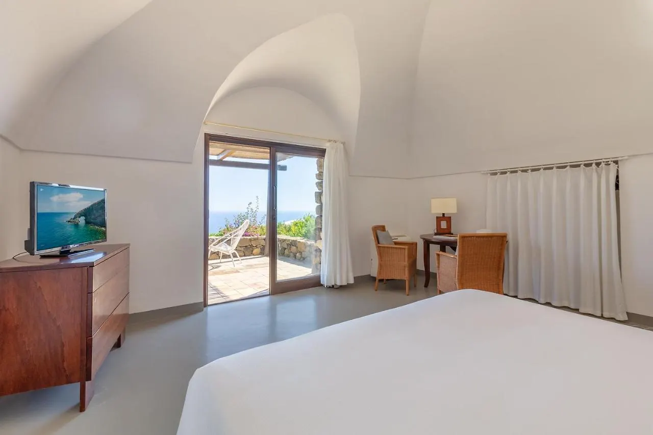 Pantelleria Dream Resort Tracino 4*,