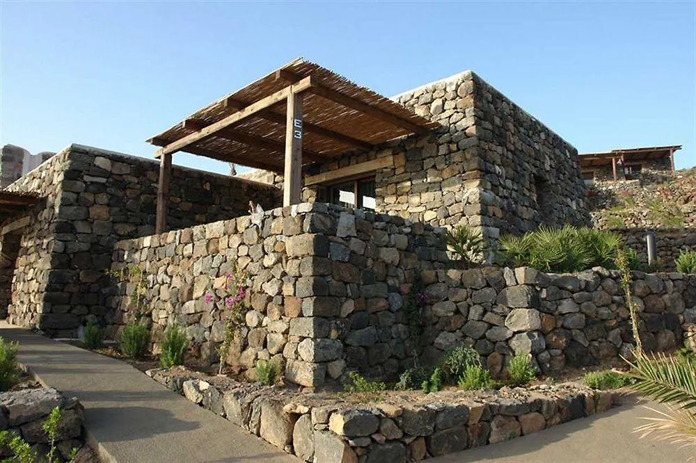 Pantelleria Dream Resort Tracino 4*,