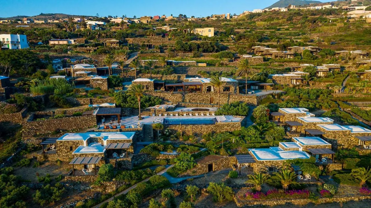 Pantelleria Dream Resort Tracino 4*,