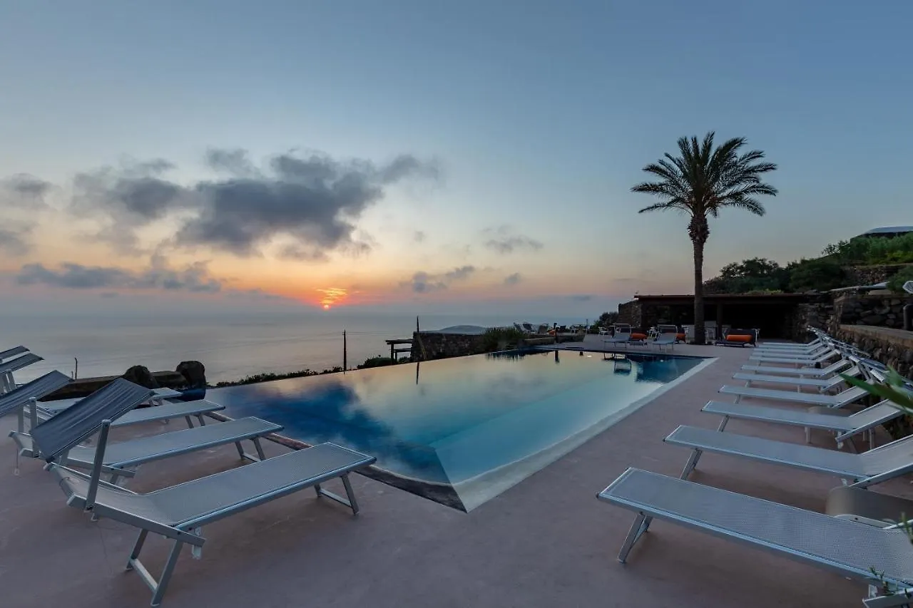 Pantelleria Dream Resort Tracino 4*,